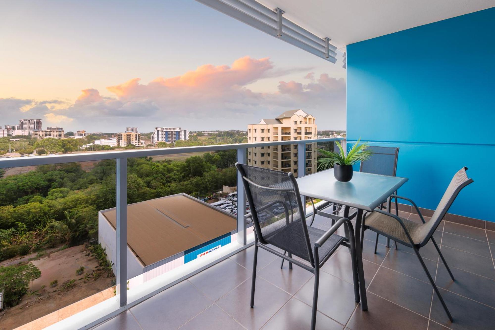 Ramada Suites By Wyndham Zen Quarter Даруин Екстериор снимка
