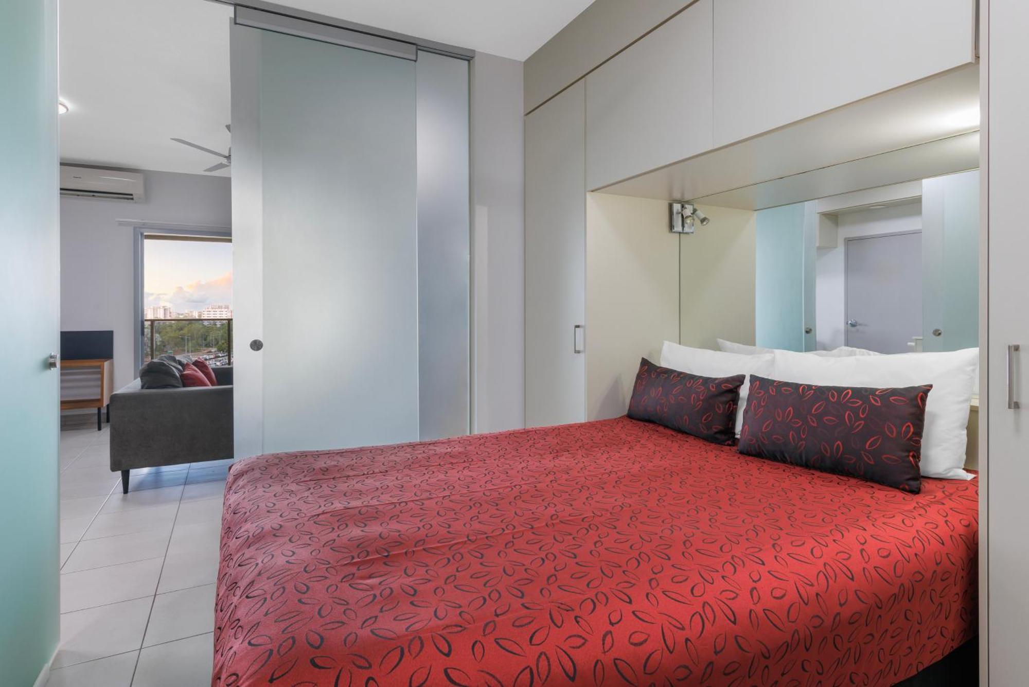 Ramada Suites By Wyndham Zen Quarter Даруин Екстериор снимка
