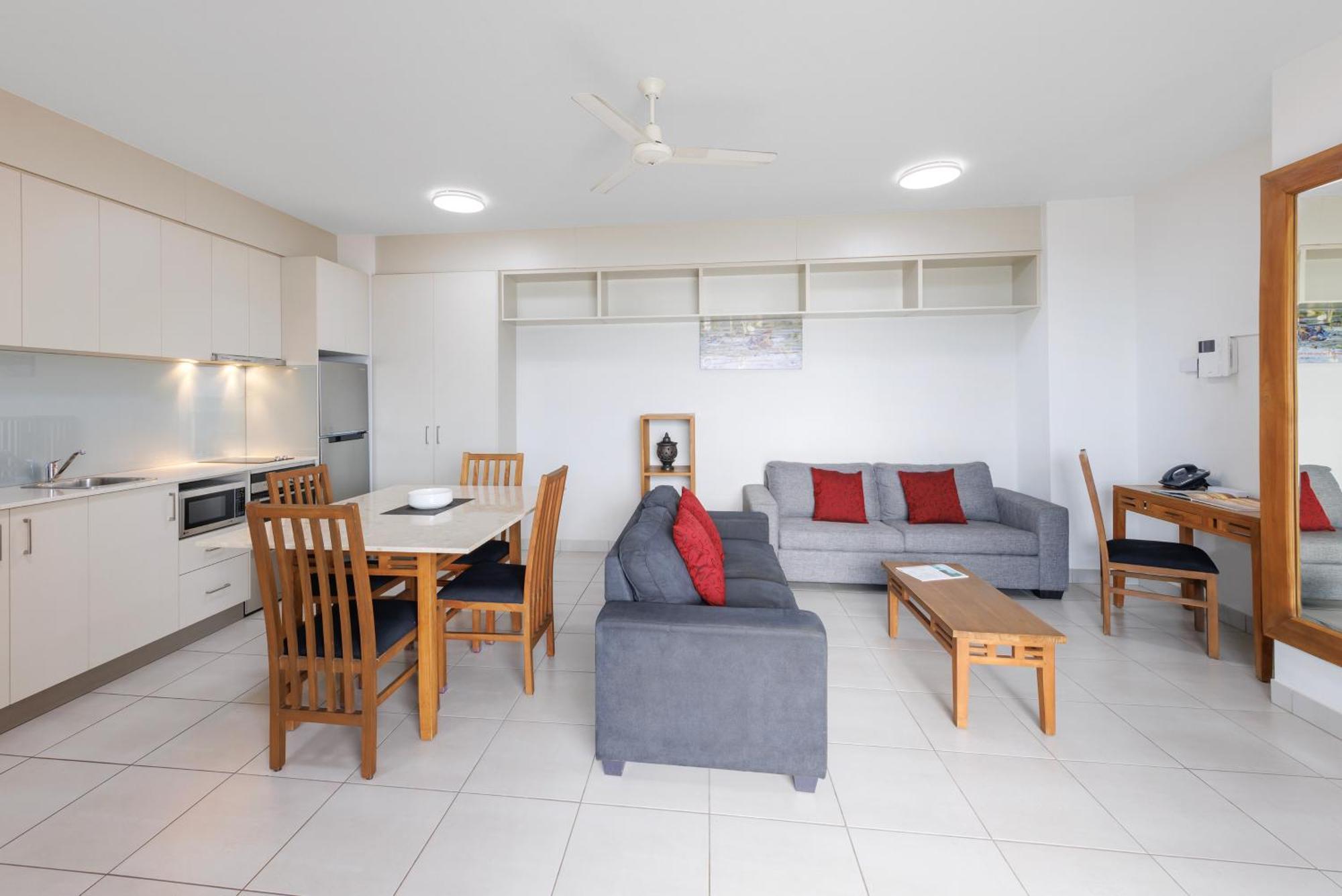 Ramada Suites By Wyndham Zen Quarter Даруин Екстериор снимка